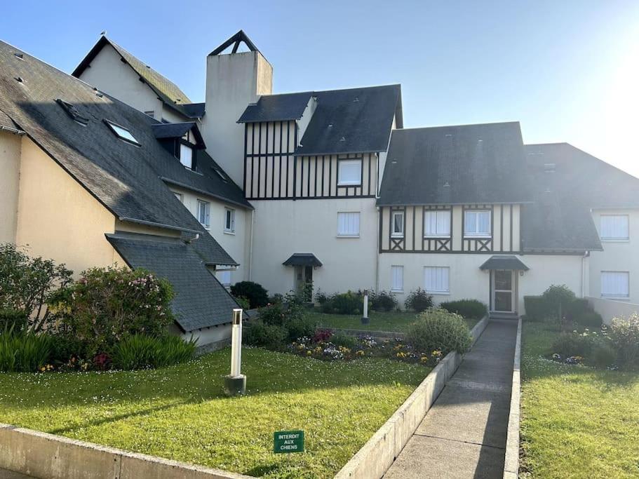 Le Garden - Studio Refait A Neuf Proche Mer Et Commerces Διαμέρισμα Cabourg Εξωτερικό φωτογραφία